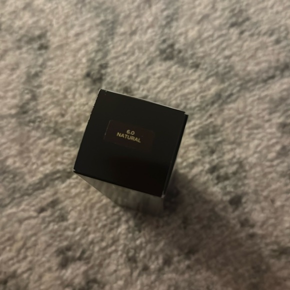 Tom Ford Architecture Soft Matte Foundation - Picture 2 of 4